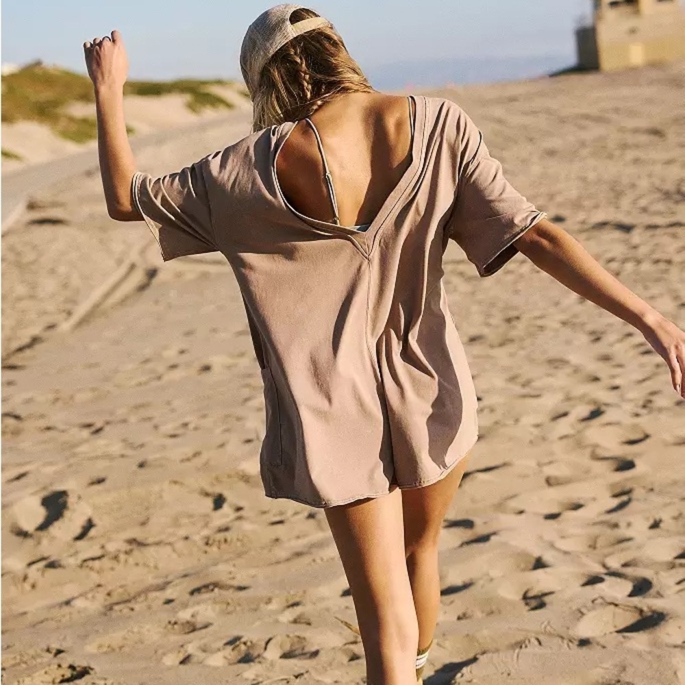 Free People FP Movement Hot Shot Tee Romper in Small Mocha.  T-Shirt Romper NWT - Picture 5 of 16
